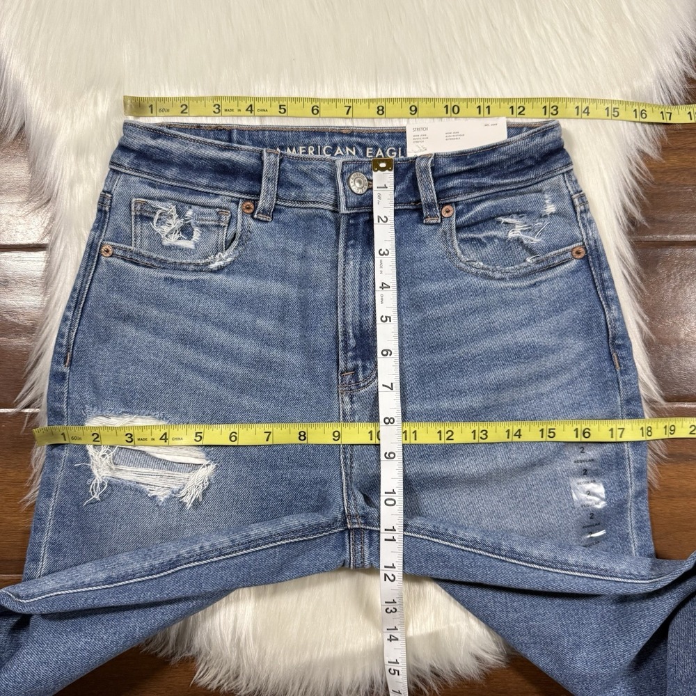 American Eagle Women's Size 2 R Distressed Mom Denim Jeans - Picture 4 of 9